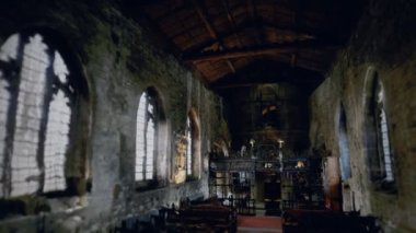 Wilmslow 'daki St. Bartholomews' un İçi