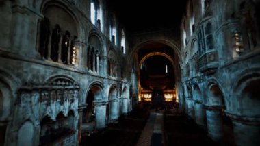Wilmslow 'daki St. Bartholomews' un İçi