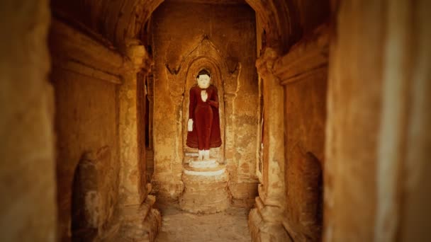 Interieur van de oude tempels in Bagan eim ya kyaung Myanmar — Stockvideo