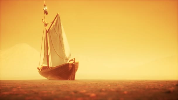 Рыбацкая лодка, брошенная в пустыне — стоковое видео
