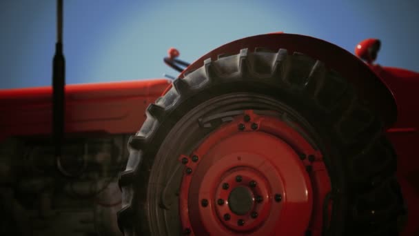 Starý retro traktor — Stock video