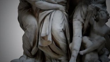 Arria ve Poetus antik heykelleri