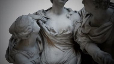 Arria ve Poetus antik heykelleri