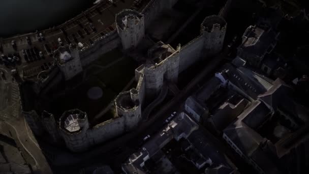 Caernarfon Castle de koninklijke zetel van Noord-Wales — Stockvideo