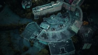 Geceleri Terk Edilmiş Hava Hastanesi