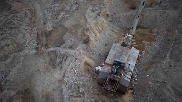 Velho ouro histórico Dredge em mineração de ouro — Vídeo de Stock