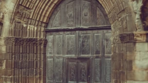 Kirche Saint Sauveur Fegeac Tür — Stockvideo