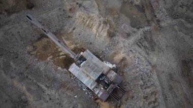Altın Madenciliği Üzerine Eski Tarihi Altın Dredge