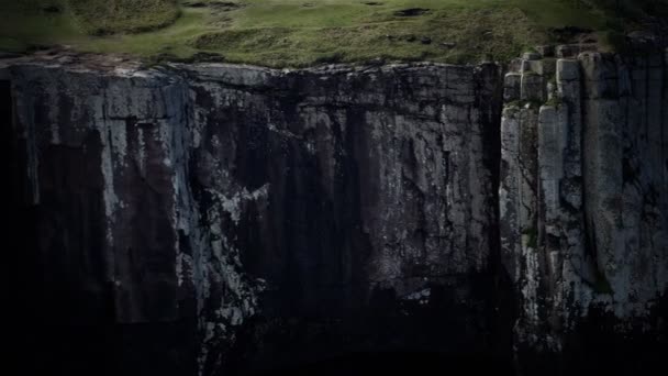 Cliff em uma Escócia Highlands — Vídeo de Stock