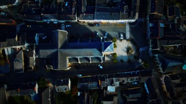 Vista aérea da cidade velha com as torres de sino da igreja de Saint Laurent — Vídeo de Stock