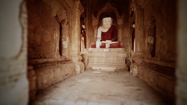 Interno degli antichi templi di Bagan eim ya kyaung Myanmar — Video Stock