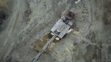 Altın Madenciliği Üzerine Eski Tarihi Altın Dredge