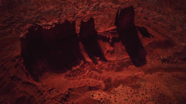 공중에서 보는 붉은 암반 사막 — 비디오