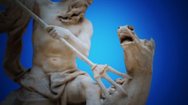 Nahaufnahme der Neptun-Statue — Stockvideo