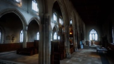 Londra 'daki Barbican Malikanesi' nde Cripplegate Kilisesi olmayan Aziz Giles.