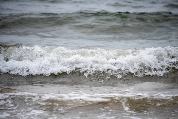 Μικρά Κύματα Στη Θάλασσα Αφρίζον Κύμα — Φωτογραφία Αρχείου