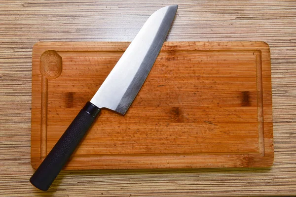 Режущая Доска Кухонный Нож Деревянном Фоне Вид Сверху — стоковое фото