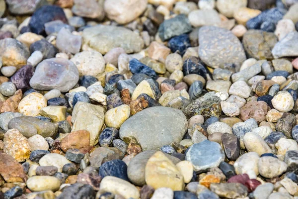 Rocce Mare Spiaggia Pietre Sfondo Molte Piccole Pietre Colori Assortiti — Foto Stock