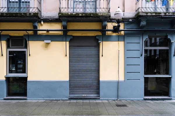 Kapalı bir bar