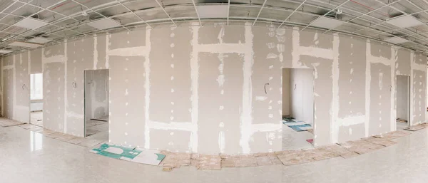 Drywall muur interieur decoratie op bouwplaats panorama — Stockfoto