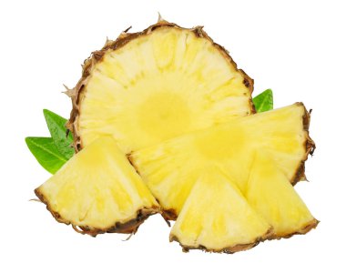 Beyaz arkaplanda yaprakları olan ananas dilimi