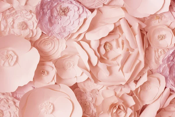 Vintage kağıt çiçekler. Pembe, mavi, sarı ve beyaz çiçek kağıt arka plan deseni çok güzel tarzı. Rose kağıttan yapılmış.