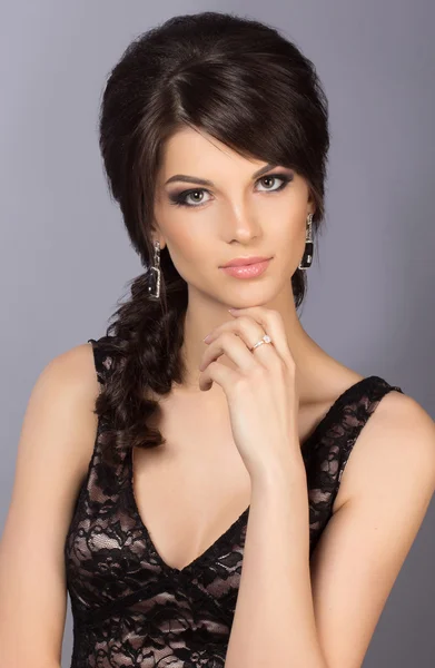 Portrait of beautiful brunette woman — Stock Photo, Image