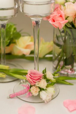 Düğün masa dekorasyonu. Tablo bir düğün yemeği için ayarla. 