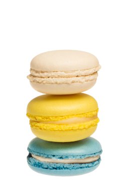 Beyaz arka plan kesme izole renkli macaroons