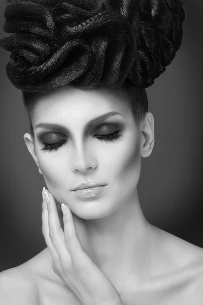 Modelmädchen mit trendigem Make-up. — Stockfoto