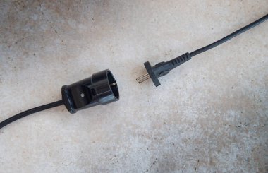 Elektrik devresi konsepti olarak priz ve soket..