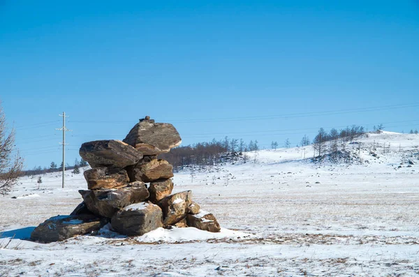 Zen Fogalom Egy Kőből Készült Piramis Egy Hegyi Kőpiramis Tetején — Stock Fotó