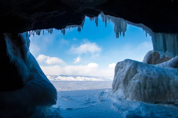 Baikal Lake Winter Cold Day Beautiful Icy Rocks Big Ice — Stock Photo, Image