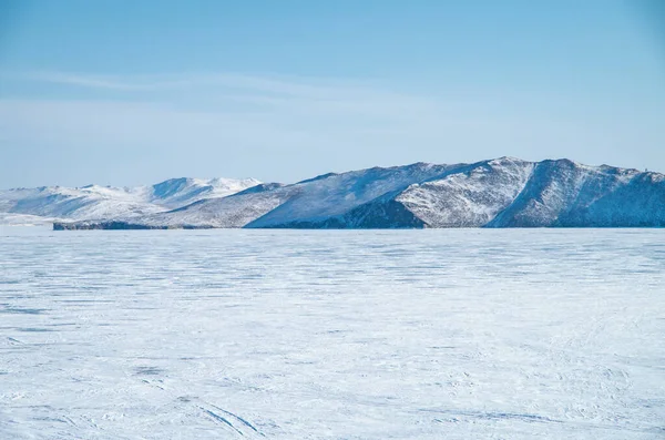 Skalistý Útes Jezera Bajkal Zimě Vánoční Sníh Pozadí — Stock fotografie