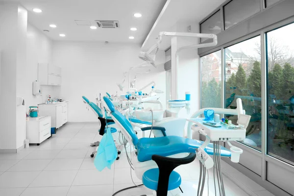 Interior Escritório Dentista Moderno Com Cadeiras Dentista Novíssimo — Fotografia de Stock