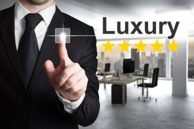 modern ofis dokunmatik ekran lüks altın s iterek işadamı