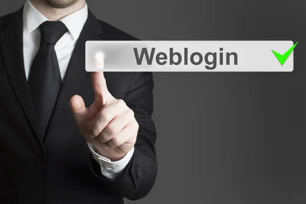 Biznesmen naciskając przycisk płaski weblogin — Zdjęcie stockowe
