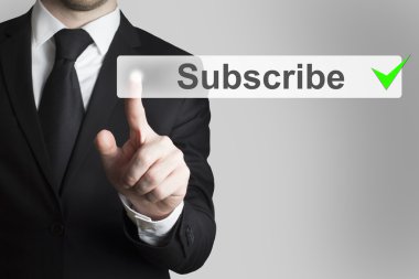 işadamı düz dokunmatik ekran düğmeye abone