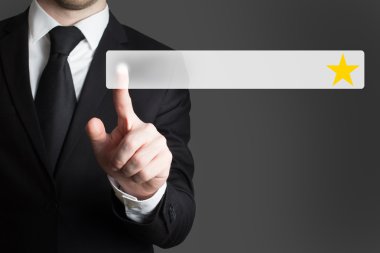 düz düğme bir altın derecelendirme yıldız iterek işadamı