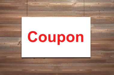 Beyaz tuval üzerine ahşap duvar kupon ortaya çıkarmak için yırtılmış