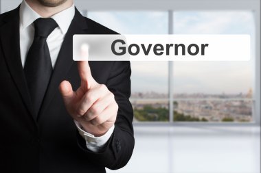Office düğmesini Vali iterek işadamı