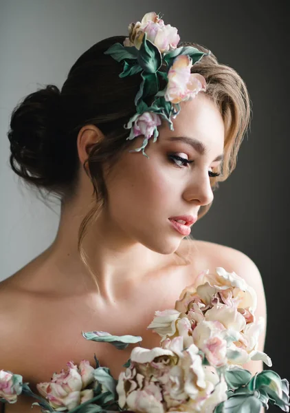 Bella Donna Con Fiori Ritratto Bellezza Del Modello Moda Con — Foto Stock