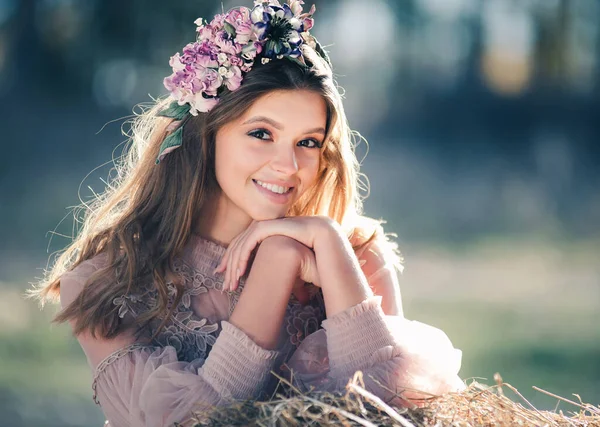 Mulher Bonita Com Dentes Brancos Sorriso Perfeito Retrato Livre Sincero — Fotografia de Stock