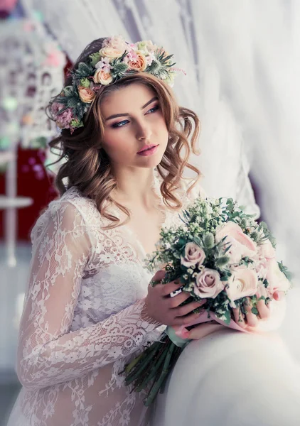 Sposa Gentile Con Fiori Bella Mattina Tenera Sposa — Foto Stock