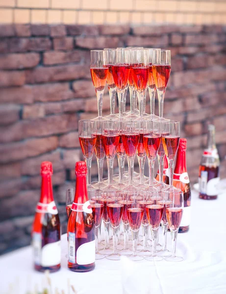 Champagne Piramide Het Welkomstgebied Voor Bruilofts Feestgasten Zachte Focus Met — Stockfoto