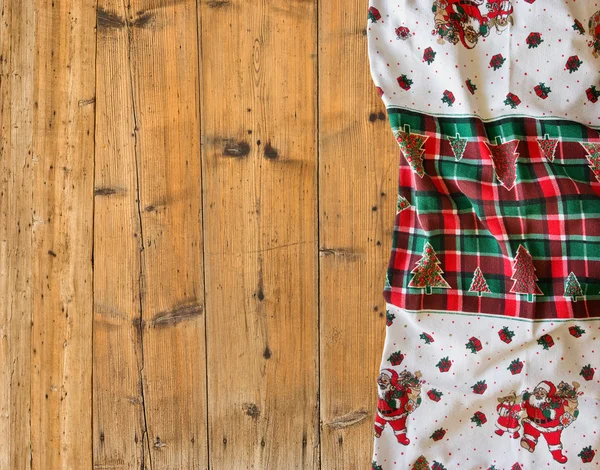 Rustieke tabel met Kerstmis tafellaken — Stockfoto