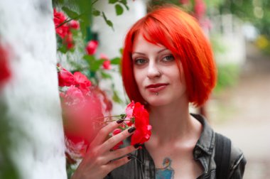 Kızıl saçlı kız