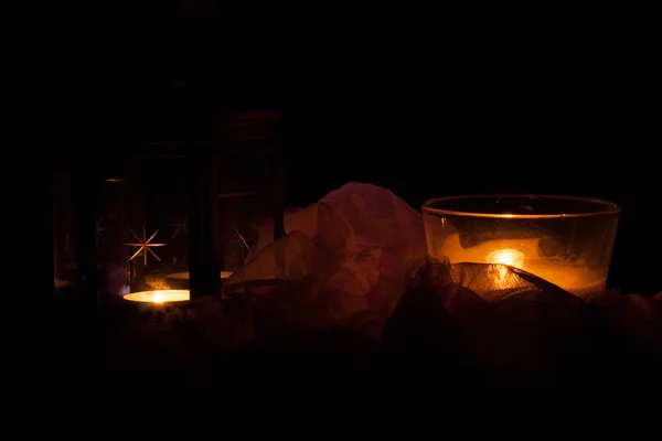 黑暗中的蜡烛 — 图库照片
