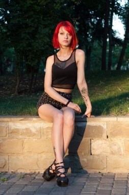 Kızıl saçlı kız