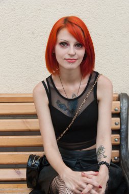 Tezgah hoş goth kız sit